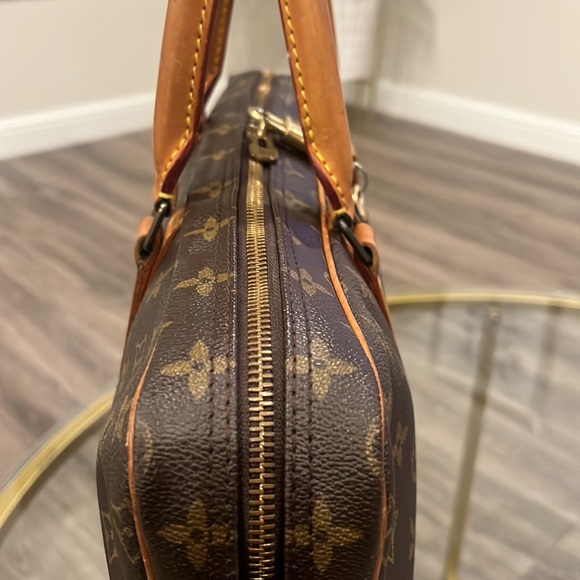 LOUIS VUITTON
MONOGRAM PORTE-DOCUMENTS VOYAGE GM - Picture 9 of 16